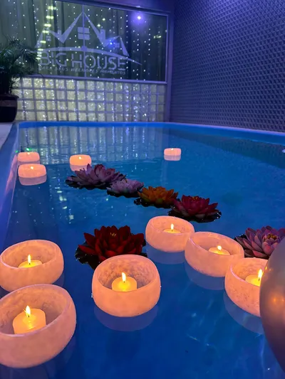 Piscina decorada no Espaço Big House, Penha RJ