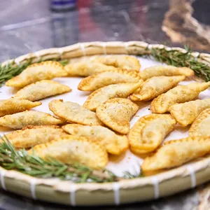 Salgados artesanais da Chef Carine Leis